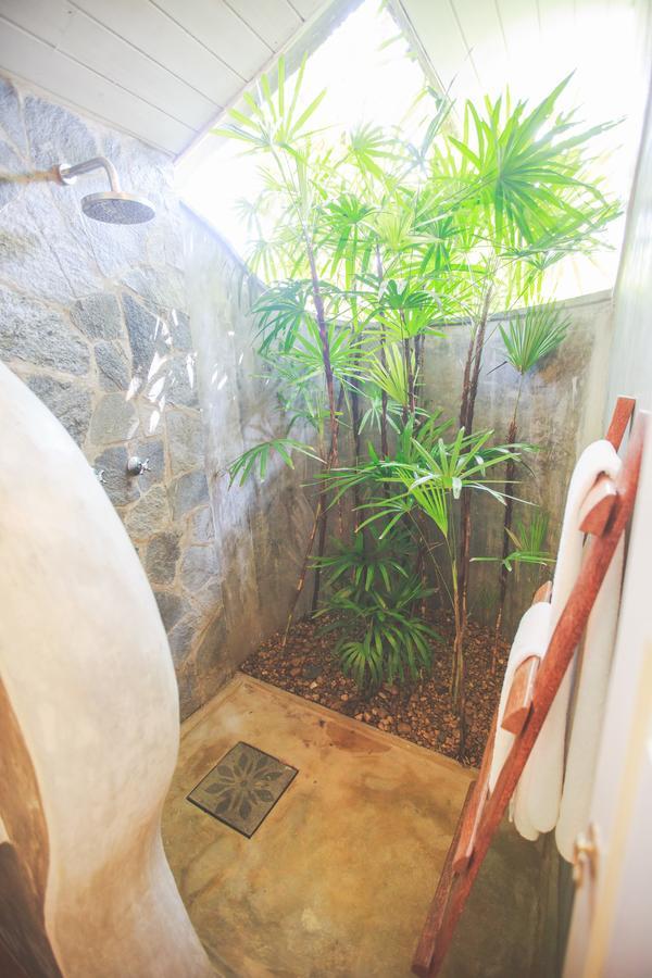 Karmel Villa Thalduwa Island - Five Bedroom Luxury Villa With Private Pool 阿杭格默 外观 照片